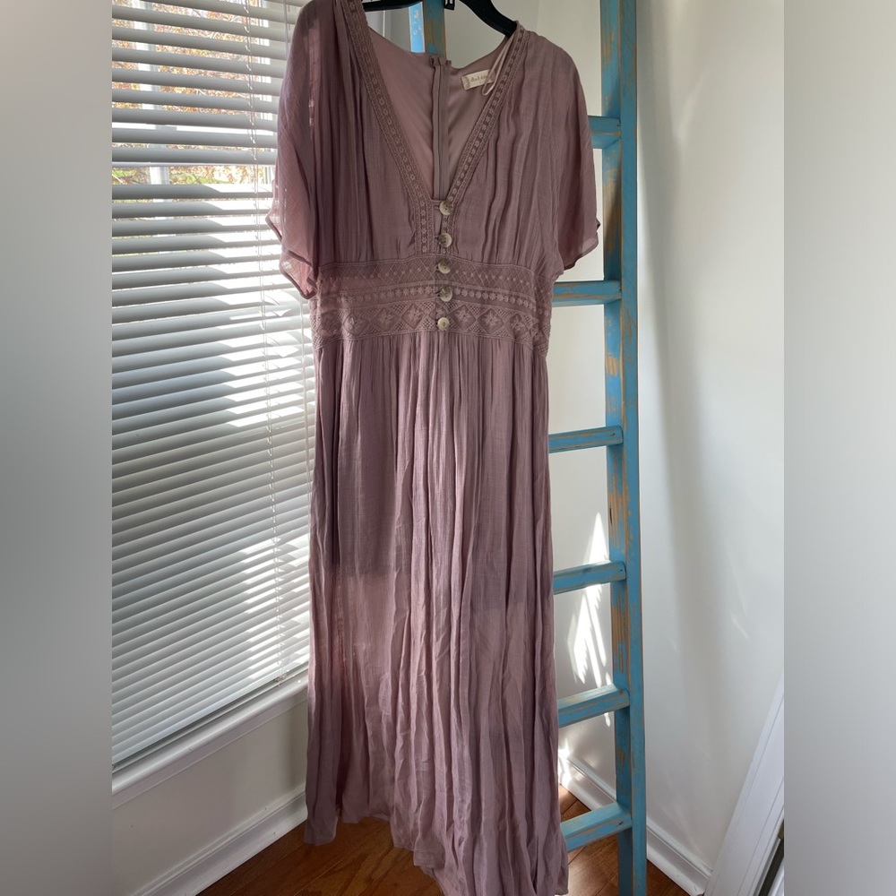 Altard state mauve maxi dress!